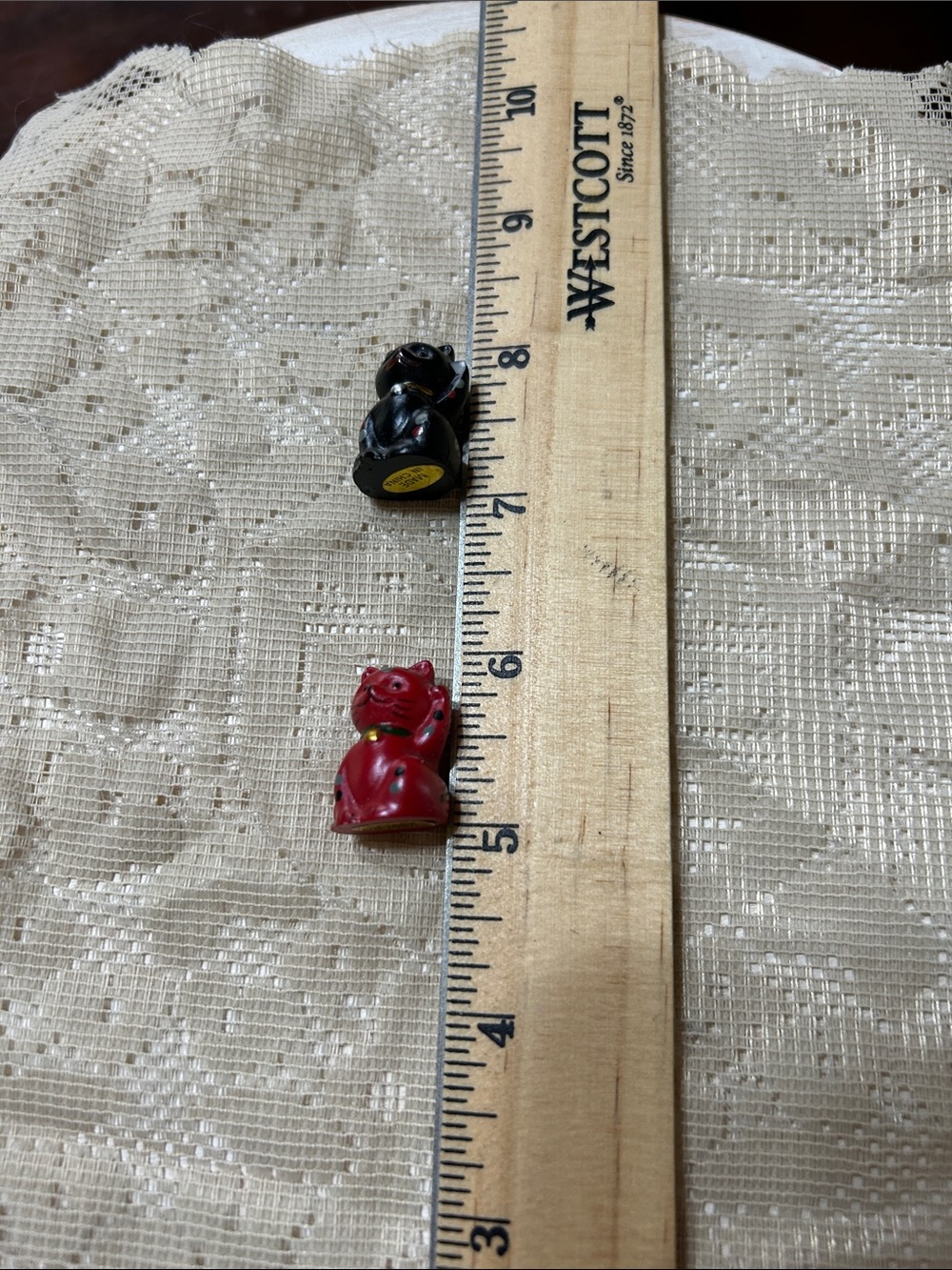 Japanese Maneki-Neko (Beckoning Cats) Mini Red & Black Cats Bundle of Two (2) - Picture 4 of 13